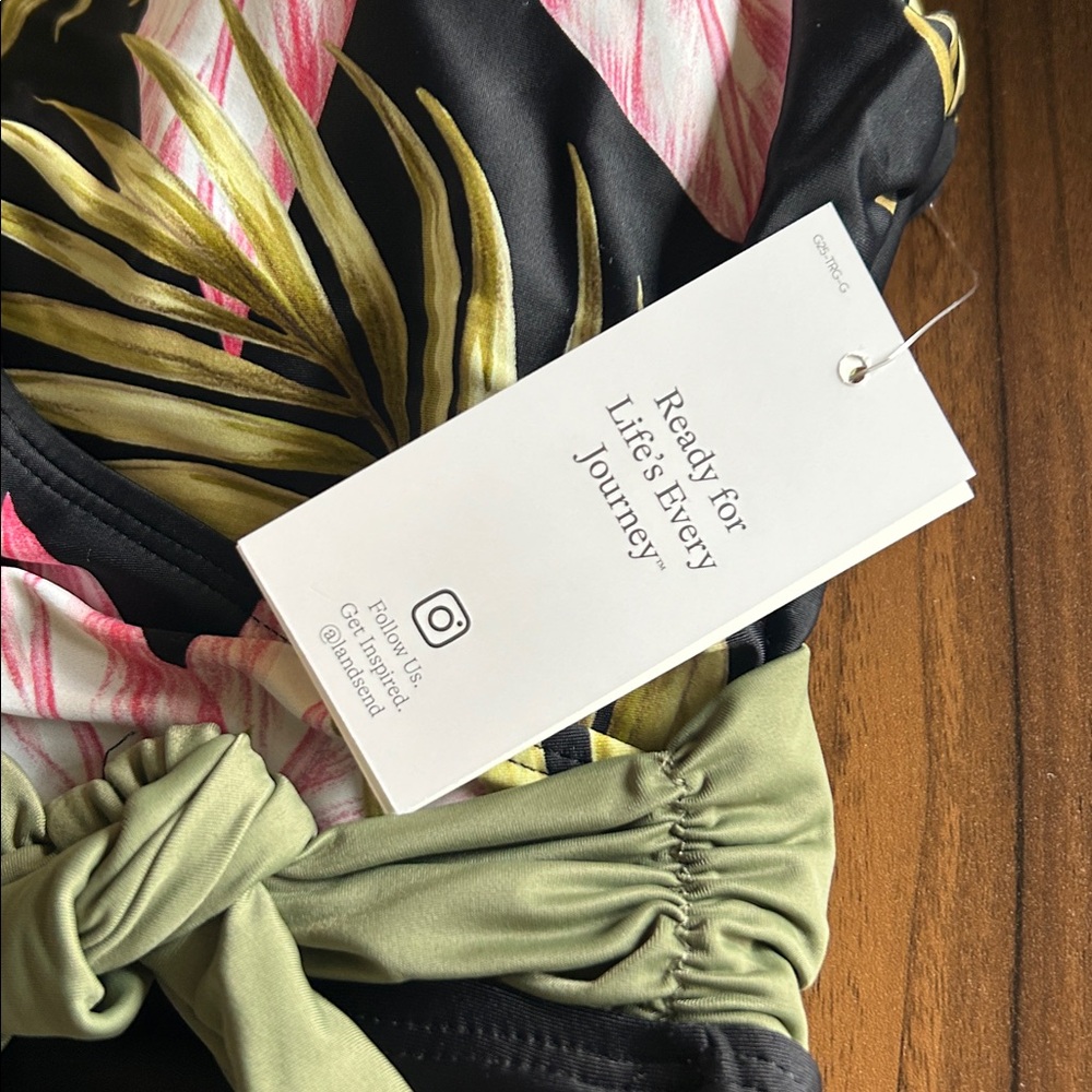 NWT Lands'‎ End Leaf Print Halter Wrap Swimsuit - Picture 2 of 2